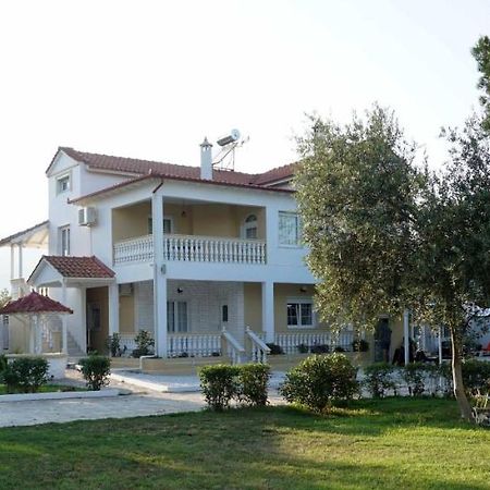 Villa Karras Vrasná Exteriér fotografie