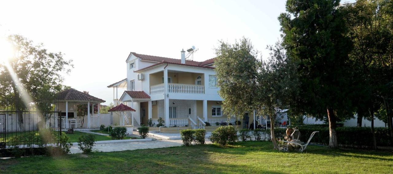Villa Karras Vrasná Exteriér fotografie