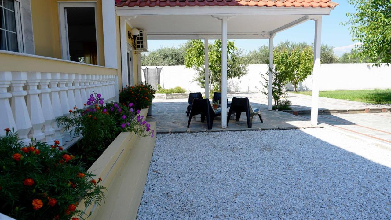 Villa Karras Vrasná Exteriér fotografie