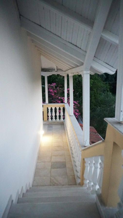 Villa Karras Vrasná Exteriér fotografie