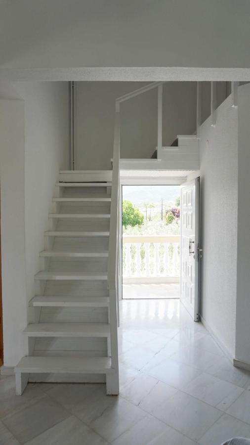 Villa Karras Vrasná Exteriér fotografie