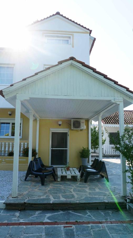 Villa Karras Vrasná Exteriér fotografie