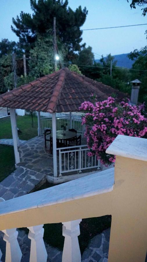 Villa Karras Vrasná Exteriér fotografie
